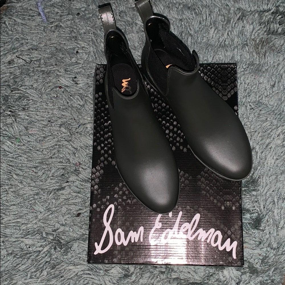 Sam Edelman army green ankle rain boots. Like New